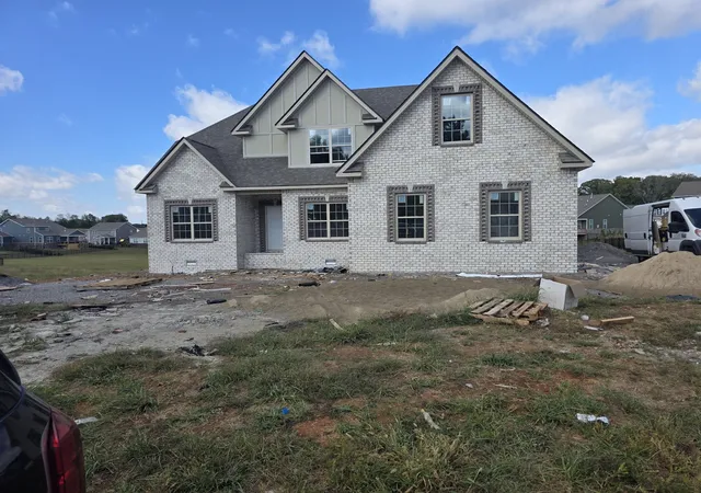 Single family home for sale at 851 Shady Blf Trl, Clarksville, TN 37043 | MLS# 3071310