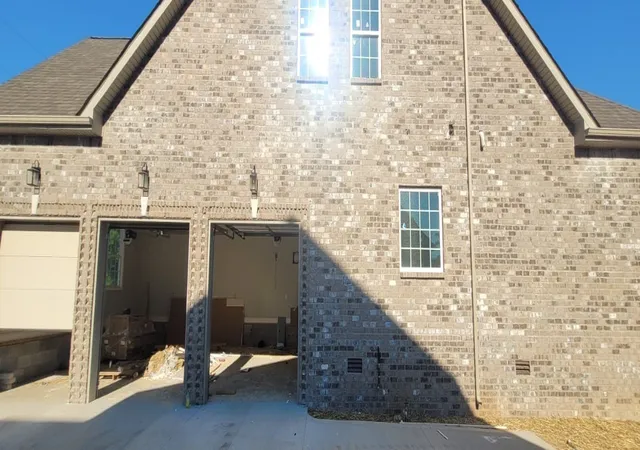 Photo 2 of Single family home for sale at 851 Shady Blf Trl, Clarksville, TN 37043 | MLS# 3071310 | Listing updated on 2026-04-20