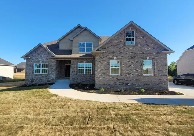 Photo 3 of Single family home for sale at 851 Shady Blf Trl, Clarksville, TN 37043 | MLS# 3071310 | Listing updated on 2026-04-20