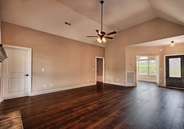 Photo 3 of Sale Pending at 871 Shady Blf Trl, Clarksville, TN 37043 | MLS# 3071322 | Listing updated on 2026-06-30