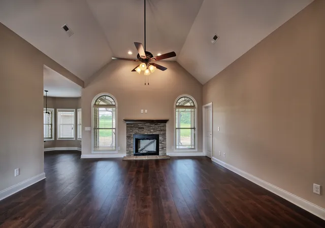 Photo 4 of Sale Pending at 871 Shady Blf Trl, Clarksville, TN 37043 | MLS# 3071322 | Listing updated on 2026-06-30