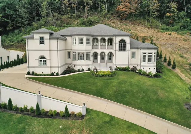 Photo 3 of Mansion for sale at 1065 Stockett Dr, Nashville, TN 37221 | MLS# 3071440 | Listing updated on 2026-08-21