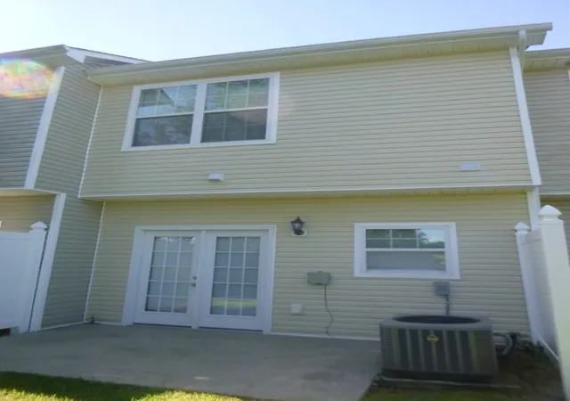 Listing Photo 2 - Condo for sale in building located at 710 Joshua St, Columbia, TN 38401 - Unit #