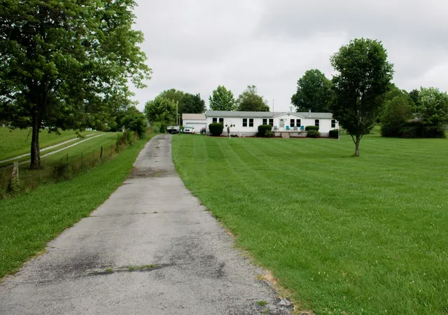 3rd image of 417 Buttermilk Hollow Rd, Bethpage, TN 37022 | MLS# 3072146