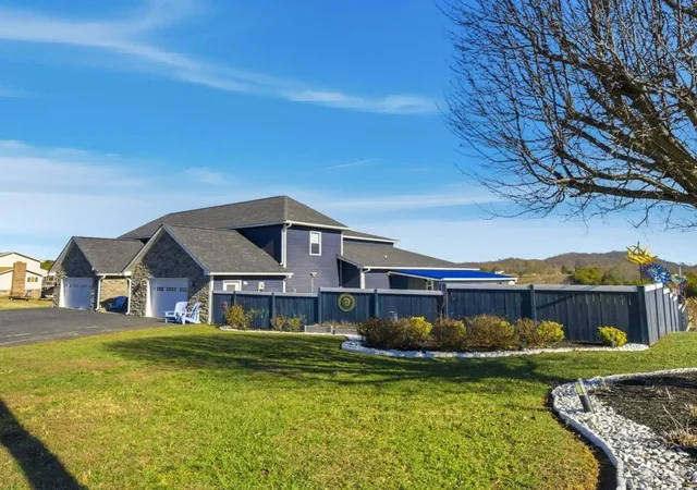 Homes for sale in Dandridge, TN | 1964 Harbor Hills Dr, Dandridge, TN 37725 | MLS# 3072178