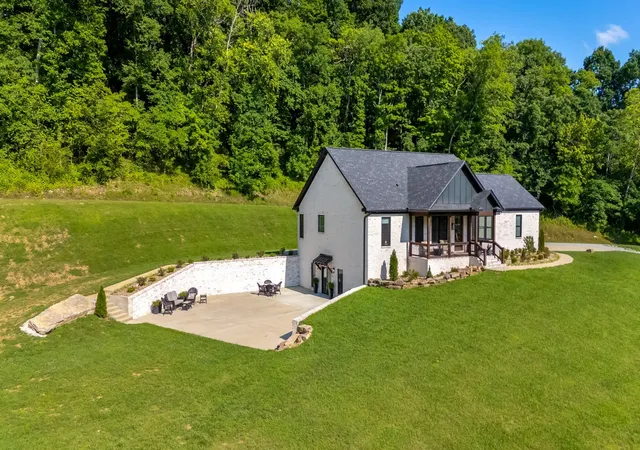 Photo 3 of Single family home for sale at 564 Mt Olive Cemetery Rd, Lynnville, TN 38472 | MLS# 3072698 | Listing updated on 2026-10-05