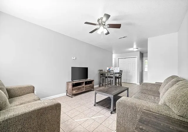 Photo 3 of Multi family home for sale at 535 Lafayette Rd, Clarksville, TN 37042 | MLS# 3601502 | Listing updated on 2026-10-02