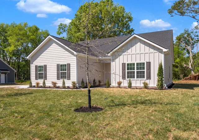 Homes for sale in Columbia, TN | 112 Centennial Lane, Columbia, TN 38401 | MLS# 3093166