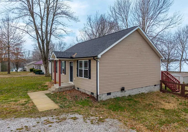Homes for sale in Dickson, TN | 210 Hardin Ave, Dickson, TN 37055 | MLS# 3098465