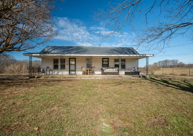Photo 3 of Single family home for sale at 1545 Blue Springs Rd, Sparta, TN 38583 | MLS# 3080203 | Listing updated on 2026-05-18