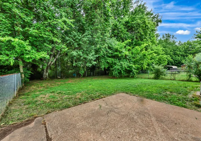 Homes for sale in Oak Grove, KY | 634 Stateline Rd, Oak Grove, KY 42262 | MLS# 3074064