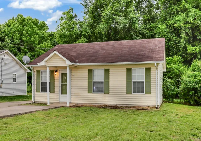 Homes for sale in Oak Grove, KY | 634 Stateline Rd, Oak Grove, KY 42262 | MLS# 3074064