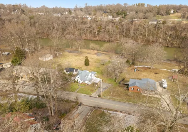 3rd image of 208 Westwood Dr, Mc Minnville, TN 37110 | MLS# 3118833