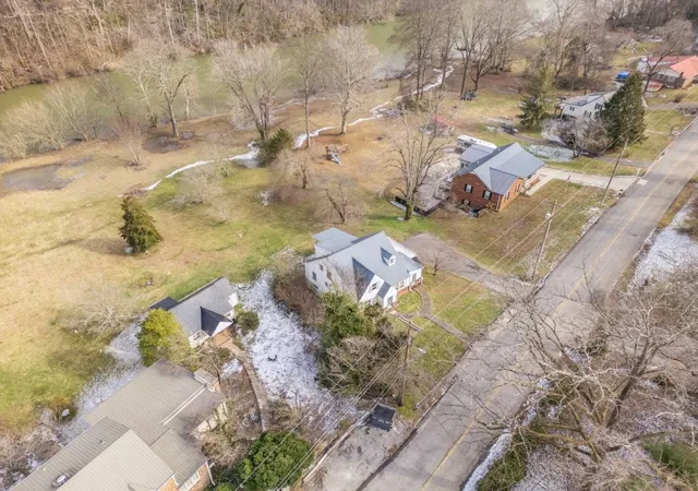 2nd image of 208 Westwood Dr, Mc Minnville, TN 37110 | MLS# 3118833