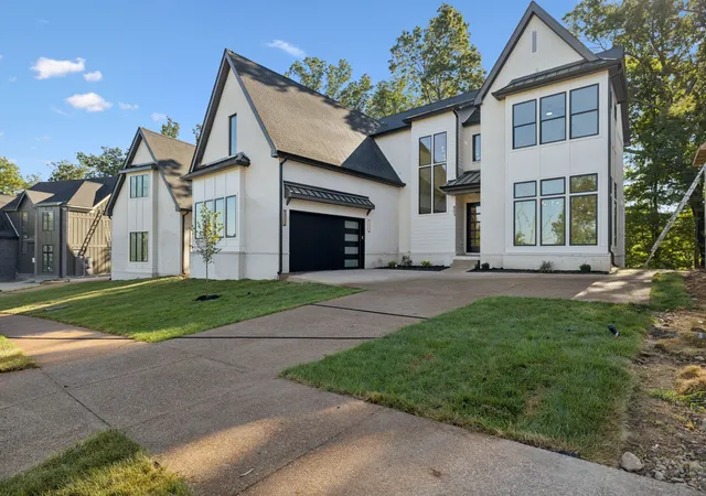 Photo 2 of Sale Pending at 775 Summit Oaks Ct, Nashville, TN 37221 | MLS# 3149585 | Listing updated on 2026-04-14