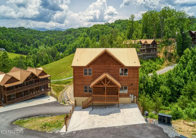 Photo 1 of Single family home for sale at 3303 Grace Way, Sevierville, TN 37876 | MLS# 3305370 | Listing updated on 2026-10-25
