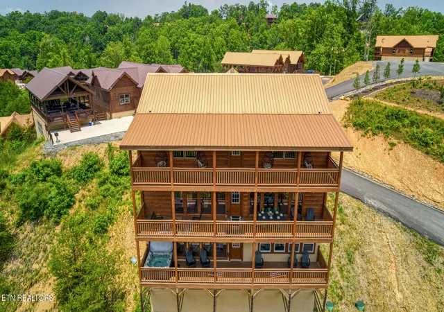 Photo 2 of Single family home for sale at 3303 Grace Way, Sevierville, TN 37876 | MLS# 3305370 | Listing updated on 2026-10-25