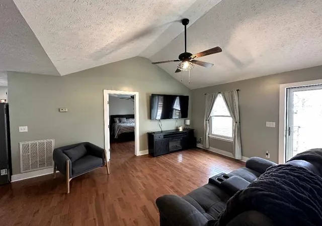 3rd image of 882 Pleasant Hill Rd, Franklin, KY 42134 | MLS# 3078423