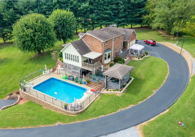 1st image of 730 N Russell St, Portland, TN 37148 | MLS# 3079012
