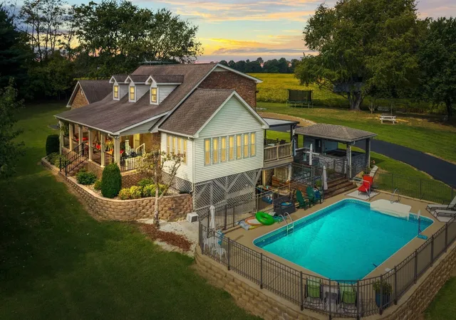 2nd image of 730 N Russell St, Portland, TN 37148 | MLS# 3079012