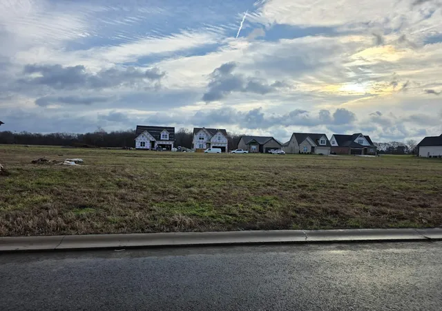 2nd image of 153 Aspen Pine Dr, Clarksville, TN 37043 | MLS# 3079146