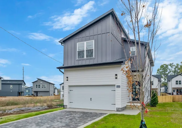 Photo 2 of Single family home for sale at 205 Paragon Mills Rd, Nashville, TN 37211 | MLS# 3079622 | Listing updated on 2026-09-05