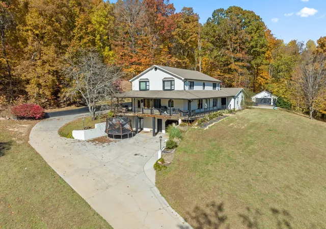 Homes for sale in Livingston, TN | 721 Valley Dr, Livingston, TN 38570 | MLS# 3079860