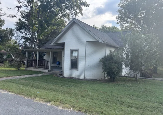 3rd image of 208 College St, Petersburg, TN 37144 | MLS# 3079892