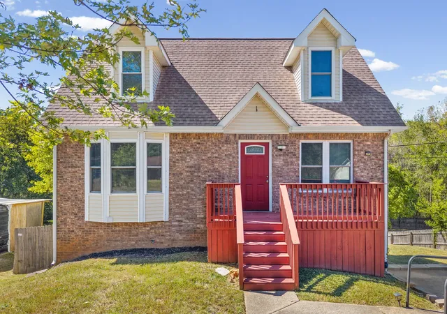 Photo 3 of Single family home for sale at 706 Green Valley Ct, Clarksville, TN 37042 | MLS# 3610299 | Listing updated on 2026-10-06