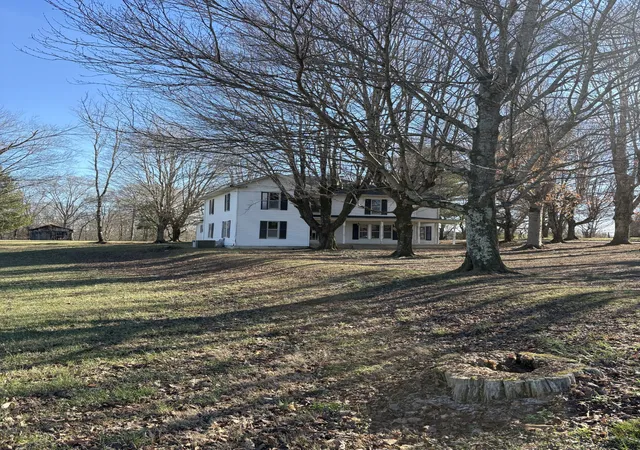 Homes for sale in Red Boiling Springs, TN | 328 Lafayette Rd, Red Boiling Springs, TN 37150 | MLS# 3080195