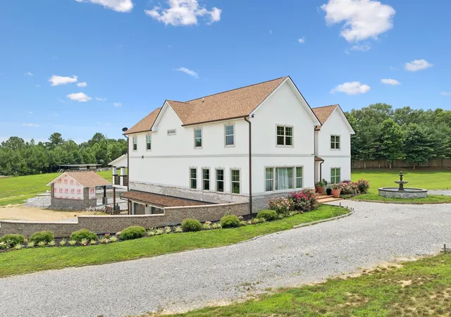 Photo 3 of Single family home for sale at 130 Cedar Ridge Ln, Smithville, TN 37166 | MLS# 3097665 | Listing updated on 2026-08-26
