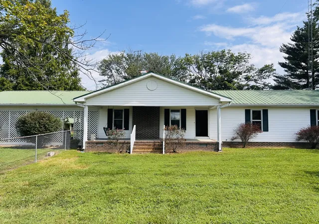 Photo 4 of Single family home for sale at 401 Hillcrest Rd, Manchester, TN 37355 | MLS# 3093136 | Listing updated on 2026-10-05