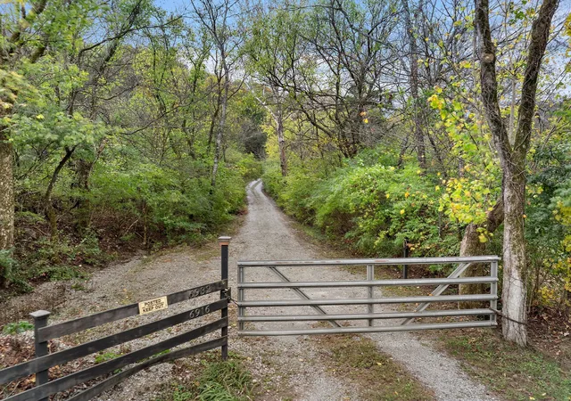 Photo 2 of Land for sale at 6916 River Rd Pike, Nashville, TN 37209 | MLS# 3093282 | Listing updated on 2026-04-12