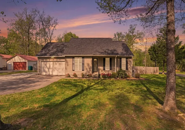 Homes for sale in Winchester, TN | 367 Carol Cir, Winchester, TN 37398 | MLS# 3171456
