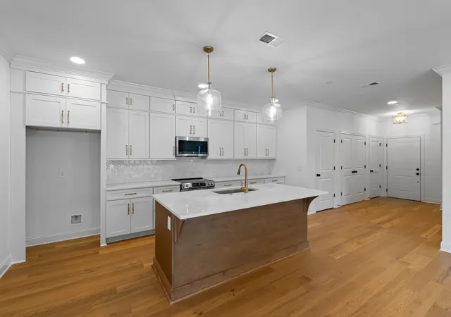 Photo 2 of Condo for sale at 2001 Gildridge Dr #202, Nashville, TN 37221 | MLS# 3093406 | Listing updated on 2026-08-31