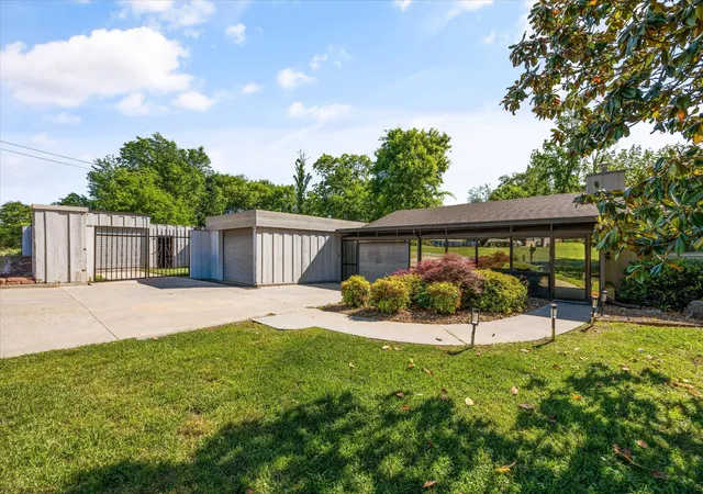 1st image of 565 Hillcrest Circle, Etowah, TN 37331 | MLS# 3255895