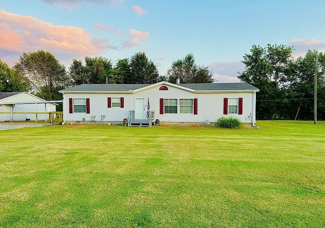 Homes for sale in Union City, TN | 3351 E State Line Rd, Union City, TN 38261 | MLS# 3093451