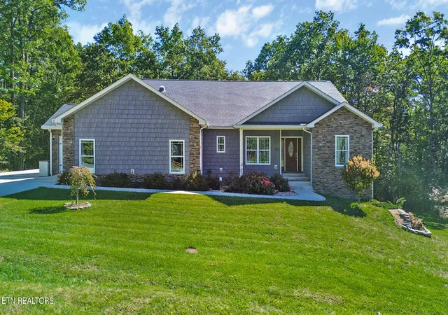 Photo 2 of Single family home for sale at 380 Mountain Preserve Pkwy, Crab Orchard, TN 37723 | MLS# 3093508 | Listing updated on 2026-10-11