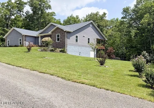 Photo 3 of Single family home for sale at 380 Mountain Preserve Pkwy, Crab Orchard, TN 37723 | MLS# 3093508 | Listing updated on 2026-09-04