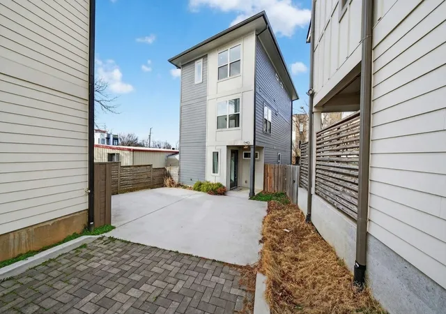 2nd image of 2109 23rd Ave N, Nashville, TN 37208 | MLS# 3097436