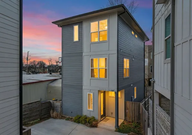 1st image of 2109 23rd Ave N, Nashville, TN 37208 | MLS# 3097436