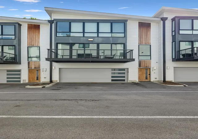 3rd image of 2106 9Th Ave N #2, Nashville, TN 37208 | MLS# 3180100