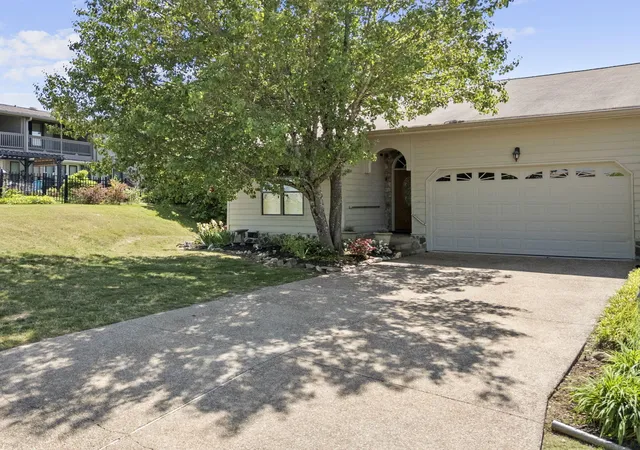Photo 4 of Townhouse for sale at 7001 Sawgrass Ct, Chattanooga, TN 37416 | MLS# 3097540 | Listing updated on 2026-10-09