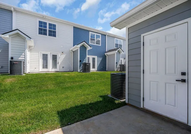 Photo 4 of Townhouse for sale at 211 S High St #22, Mc Minnville, TN 37110 | MLS# 3098001 | Listing updated on 2026-02-18