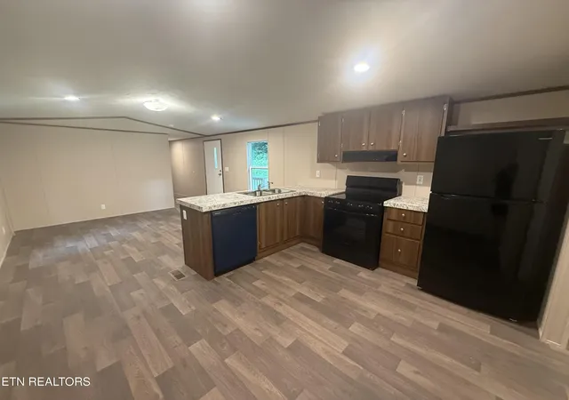 Photo 4 of Manufactured home for sale at 1307 Briceville Hwy, Briceville, TN 37710 | MLS# 3097768 | Listing updated on 2026-08-25