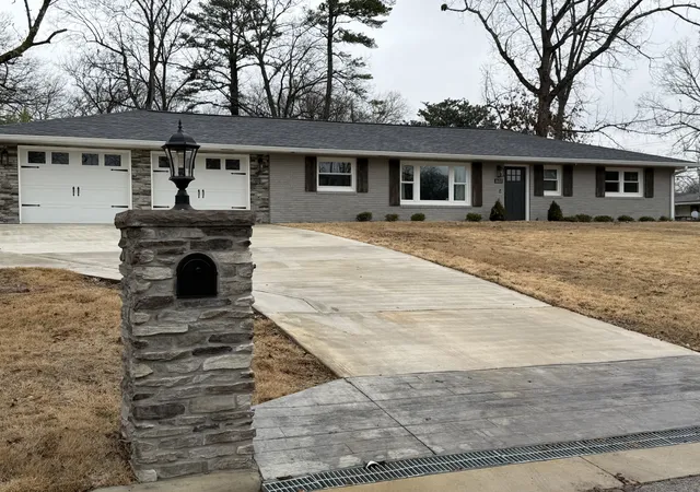 Photo 3 of Single family home for sale at 1633 Winston St, Florence, AL 35630 | MLS# 3097825 | Listing updated on 2026-10-04