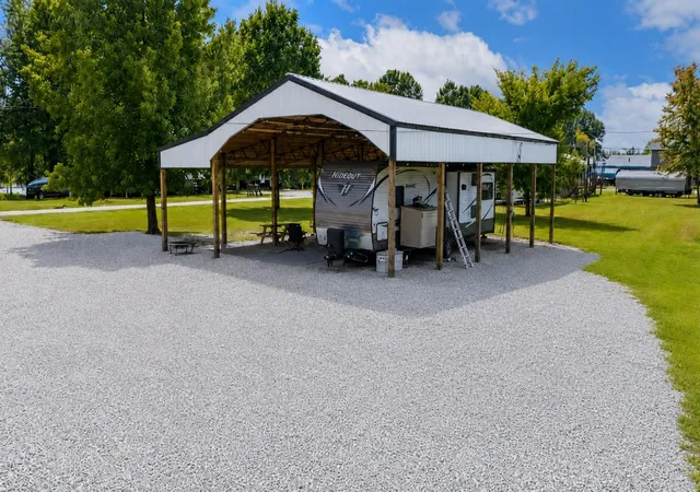 1st image of 1020 Wc Pickett, Clifton, TN 38425 | MLS# 3097836