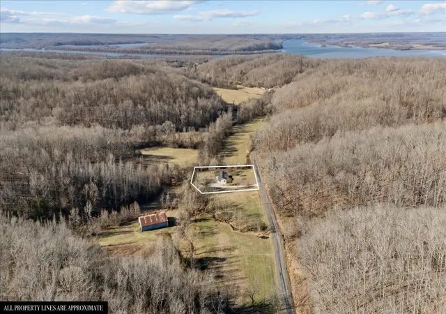 Homes for sale in Waverly, TN | 1609 Sycamore Landing Rd, Waverly, TN 37185 | MLS# 3099034