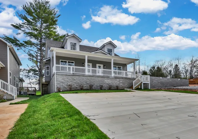 Homes for sale in Clarksville, TN | 58 E Fork Dr #AB, Clarksville, TN 37042 | MLS# 3098151