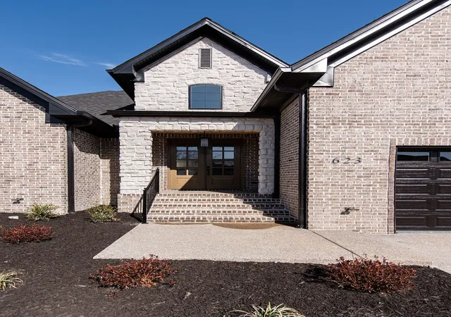Photo 2 of Single family home for sale at 623 Holw Wood Trl, Mount Juliet, TN 37122 | MLS# 3135467 | Listing updated on 2026-09-29